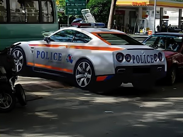 Don't be fool by this Nissan Skyline GTR version of the police car